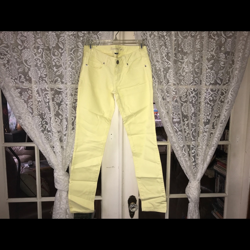 American Eagle Light Yellow Skinny Jeans (Size: 0)
